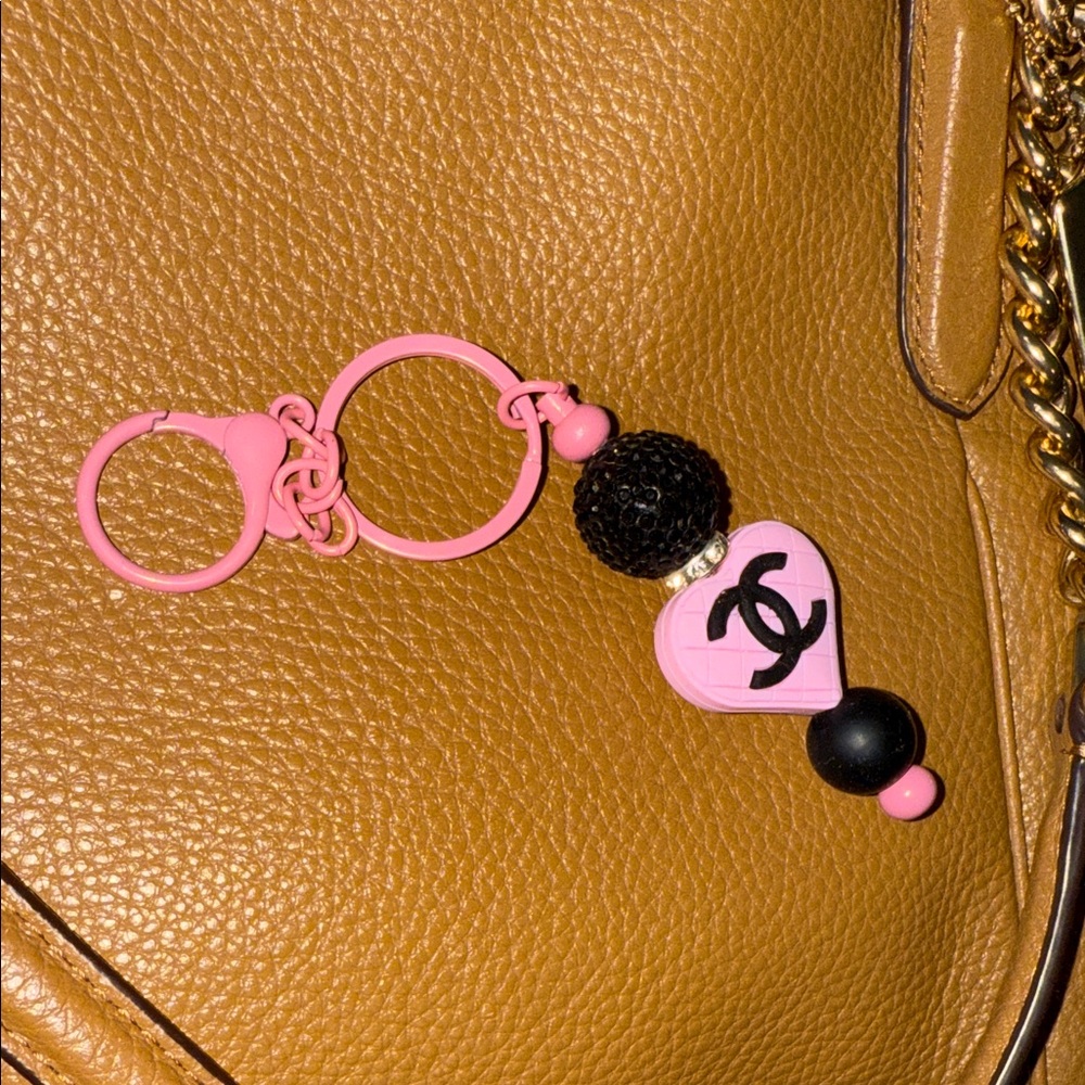 Elegant Pink and Black Heart Key Holder